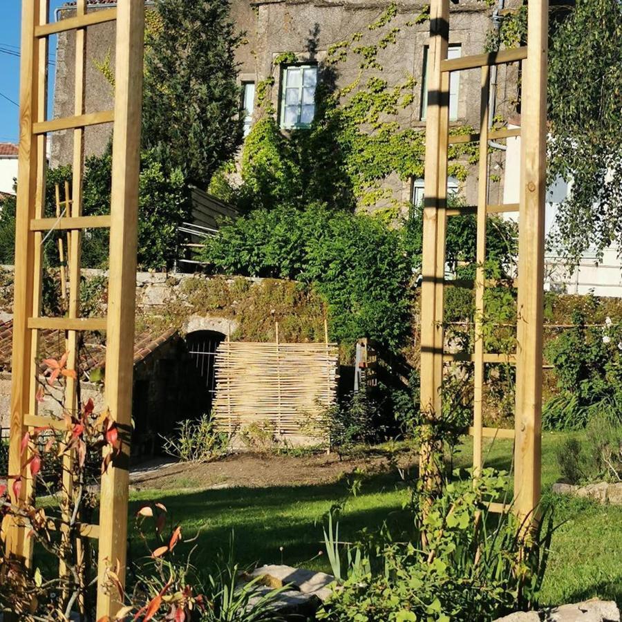 Logis Des Douves Bed & Breakfast Tiffauges Екстериор снимка