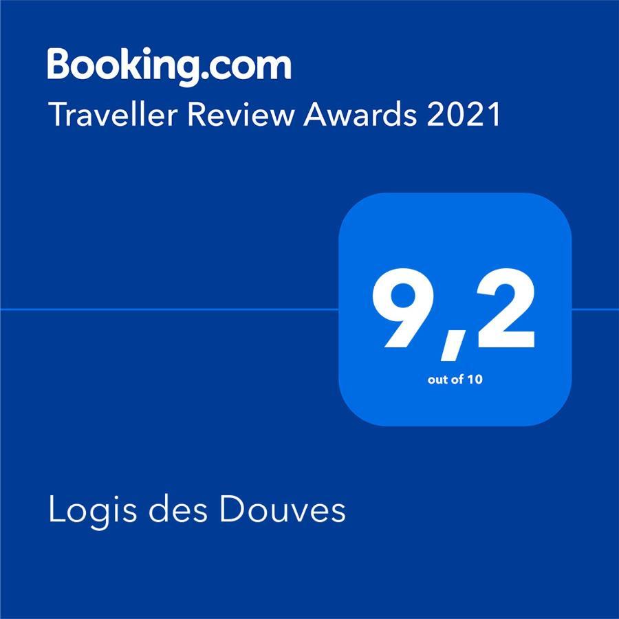 Logis Des Douves Bed & Breakfast Tiffauges Екстериор снимка
