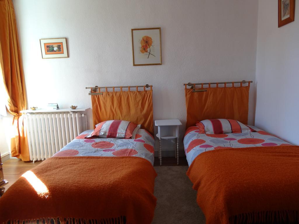 Logis Des Douves Bed & Breakfast Tiffauges Екстериор снимка